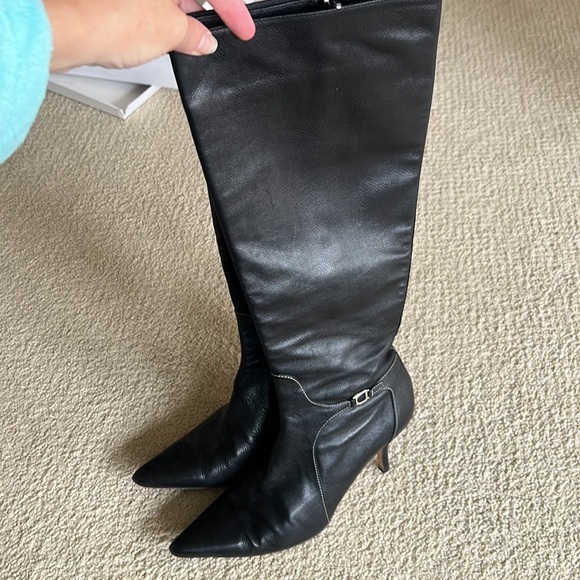 Black leather boots. Size 7 1/2 . Lots of life left in them. - Picture 6 of 8